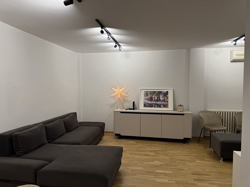 Izdaje se izuzetan,spojeni stan 2u1 90m2 