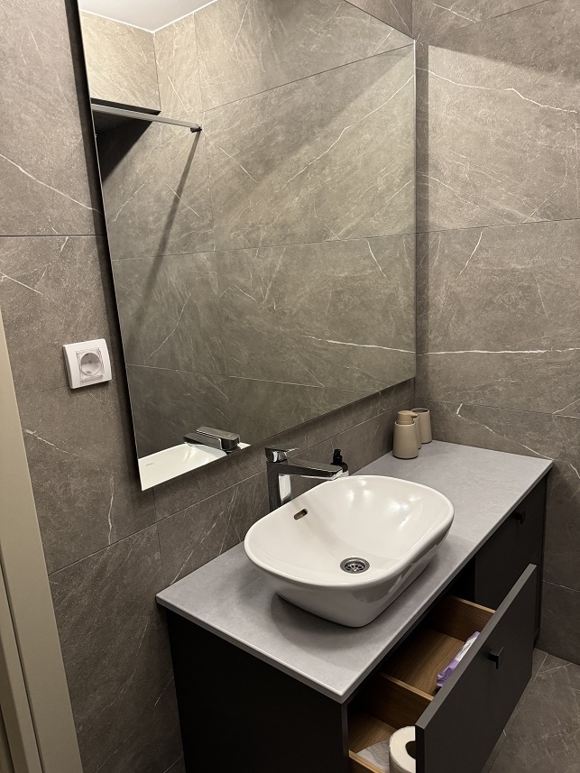 Izdaje se izuzetan,spojeni stan 2u1 90m2 