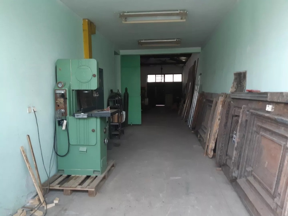 Prodajem proizvodno-stambeni prostor 