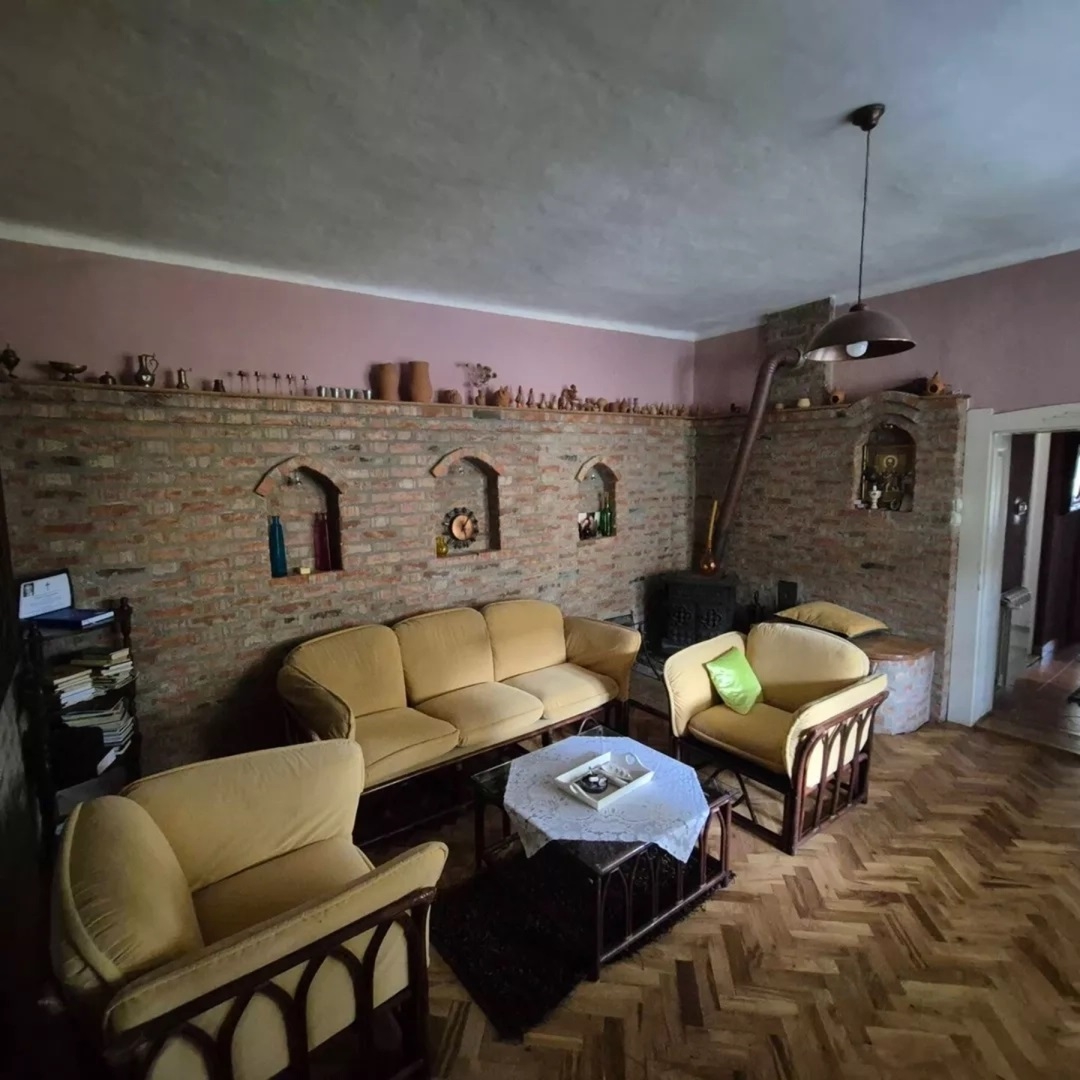 Prodajem izuzetnu kucu na selu,kompletno sredjenu