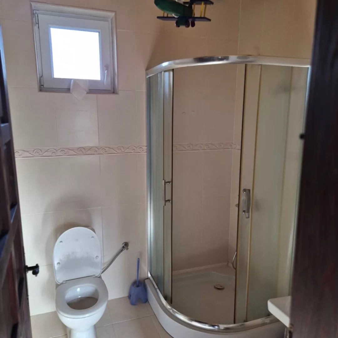 Prodajem izuzetnu kucu na selu,kompletno sredjenu