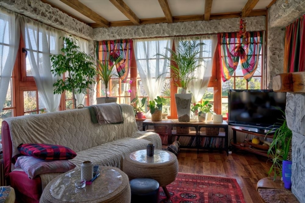 Etno selo na 2.2ha sa kucom,vajatima i bazenom