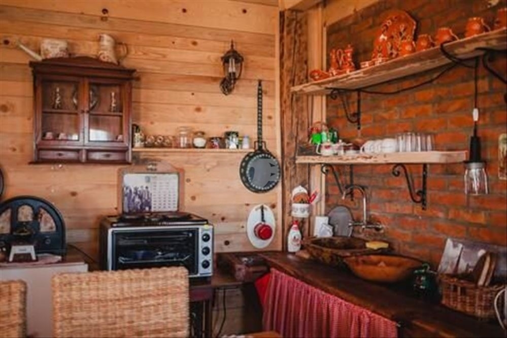 Etno selo na 2.2ha sa kucom,vajatima i bazenom