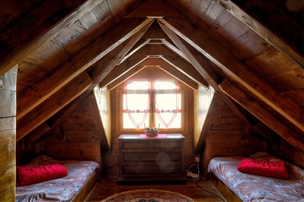 Etno selo na 2.2ha sa kucom,vajatima i bazenom