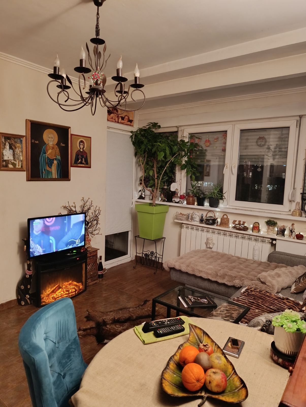 Funkcionalan 2.5 soban, Fontana