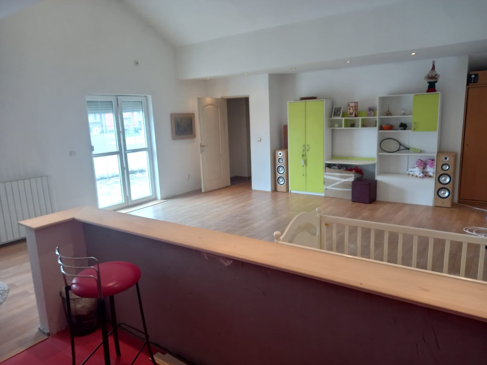 Prodajem kucu u Zemunu-Plavi Horizonti