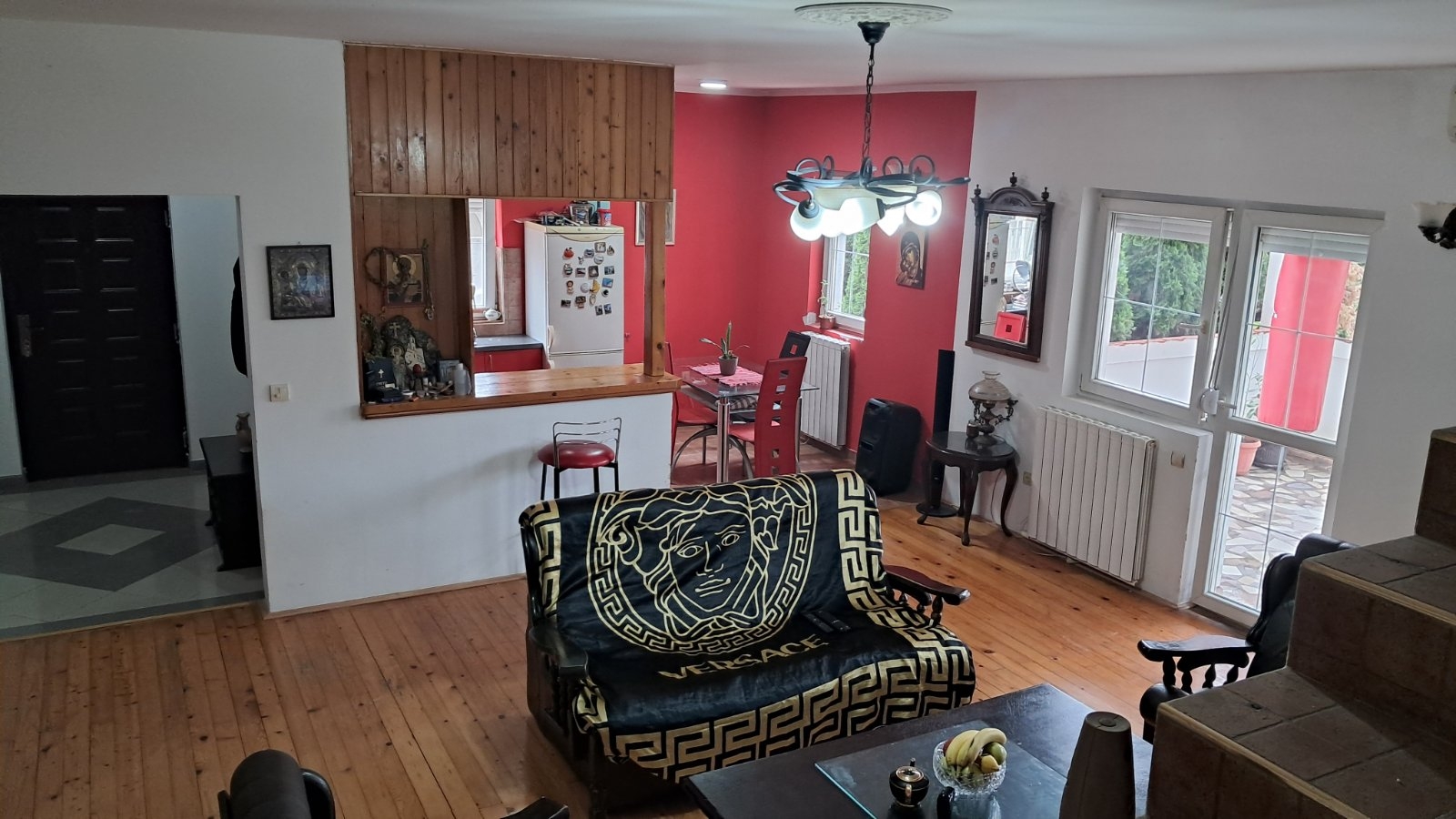 Prodajem kucu u Zemunu-Plavi Horizonti