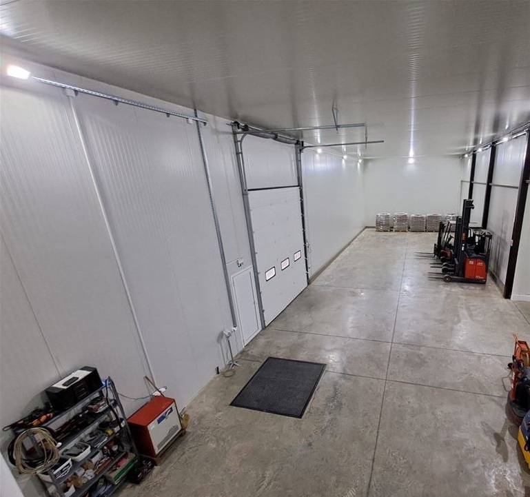 Hladnjača od 1000m2 Čačak-Viljuša