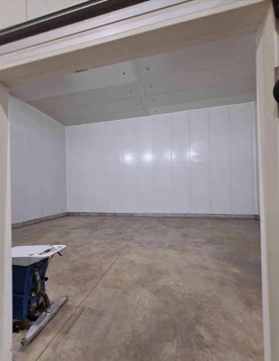 Hladnjača od 1000m2 Čačak-Viljuša