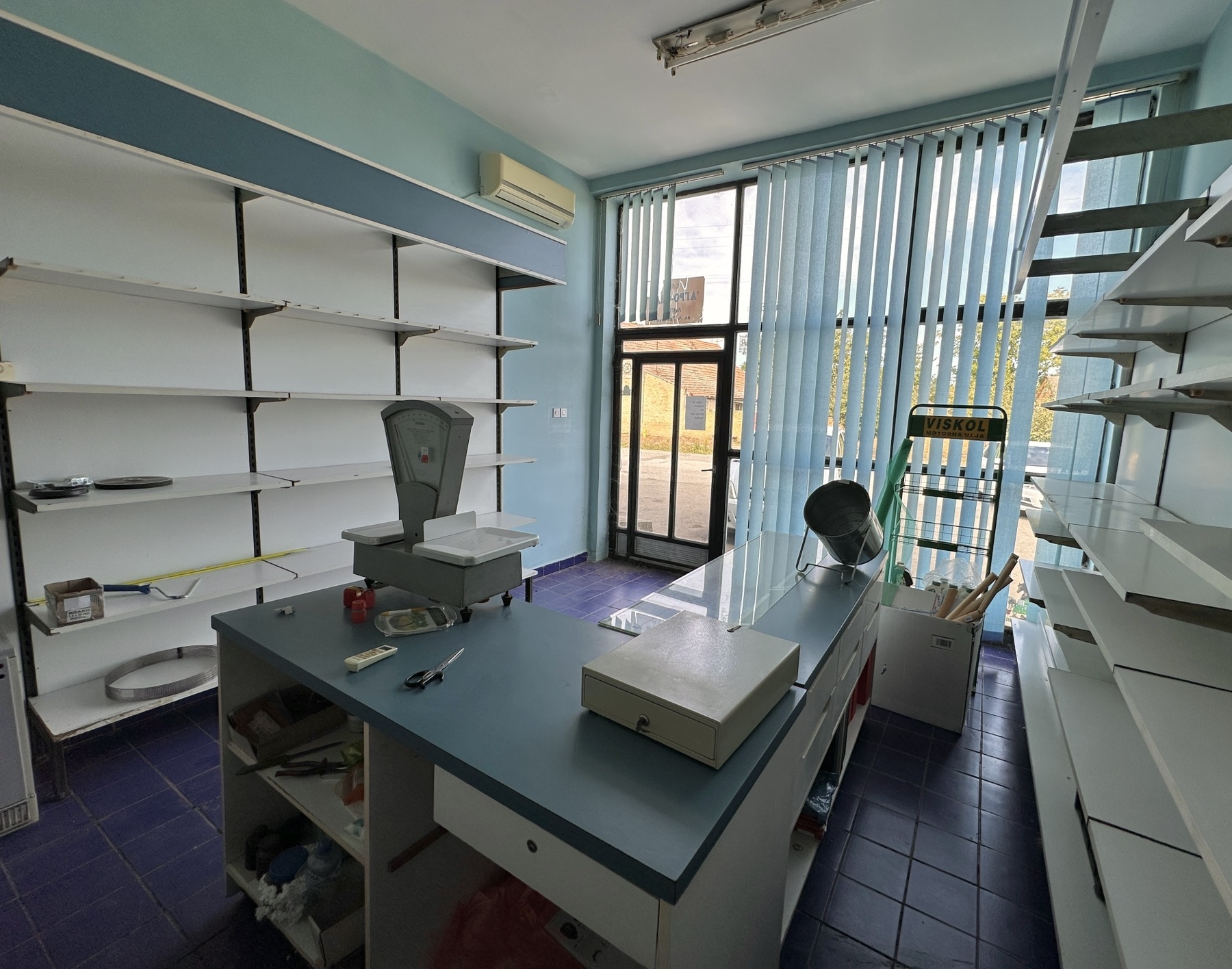 Poslovni prostor 42m2,Lipar-Kula