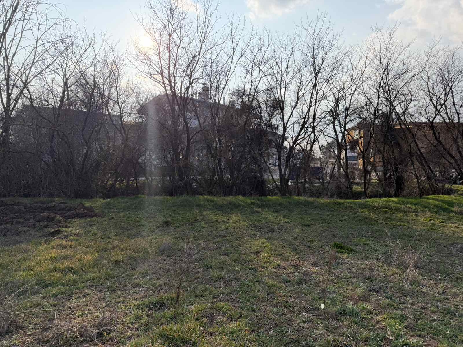 Prodajem gradjevinsko zemljiste-Pojate