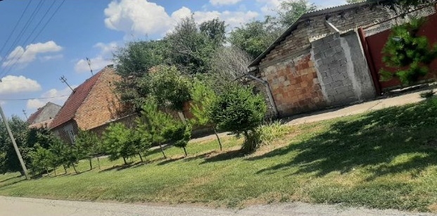 Prodajem kucu u Debeljaci-Kovacica