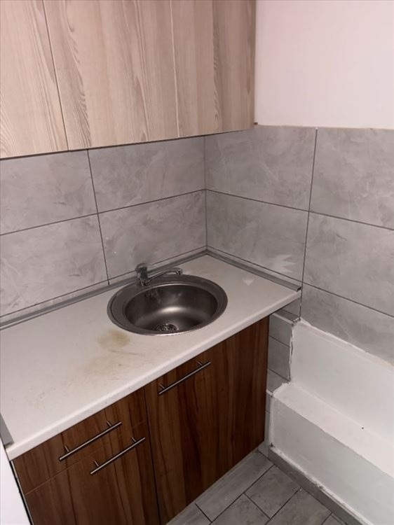 Hala/magacin za izdavanje