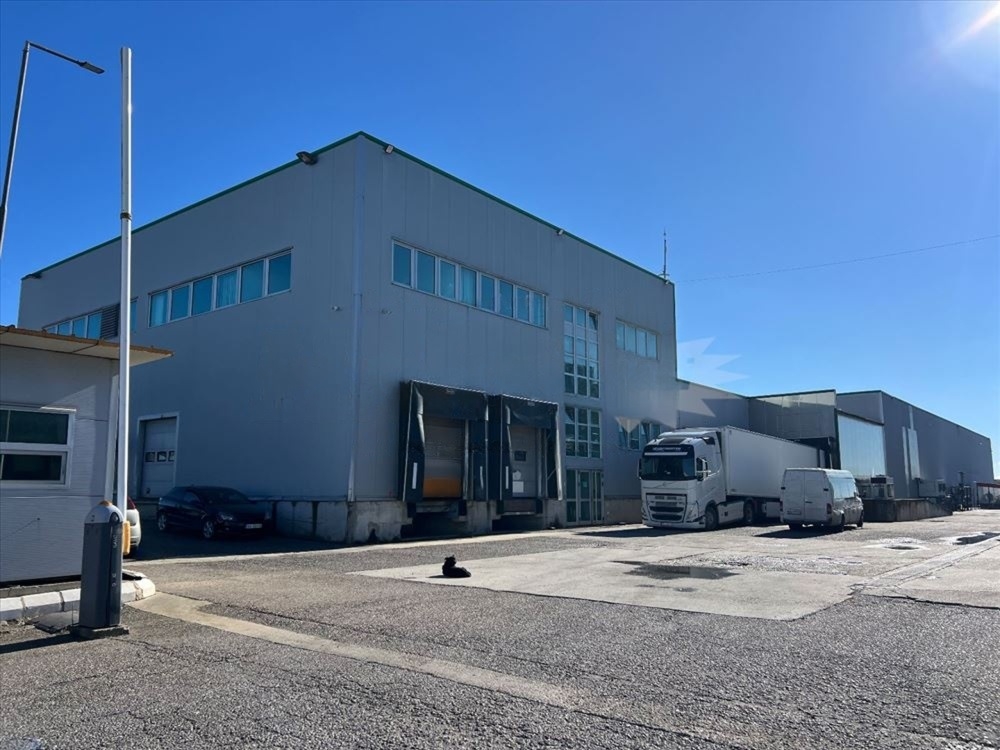 Hlađeni skladišni prostor +4C i suvo skladište