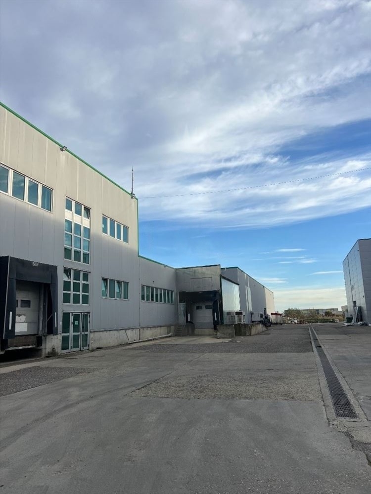 Hlađeni skladišni prostor +4C i suvo skladište