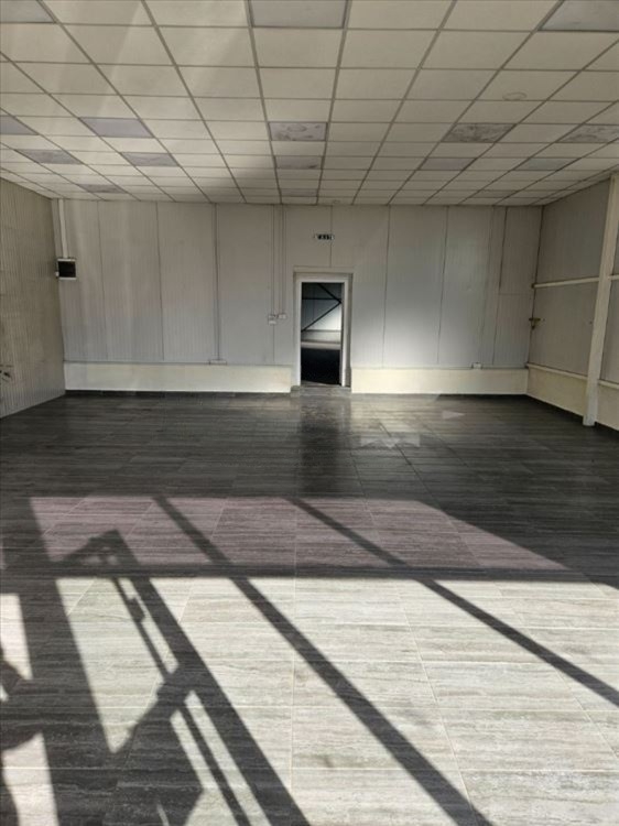 Izdaje se lokal na bulevaru u Sremskoj Mitrovici