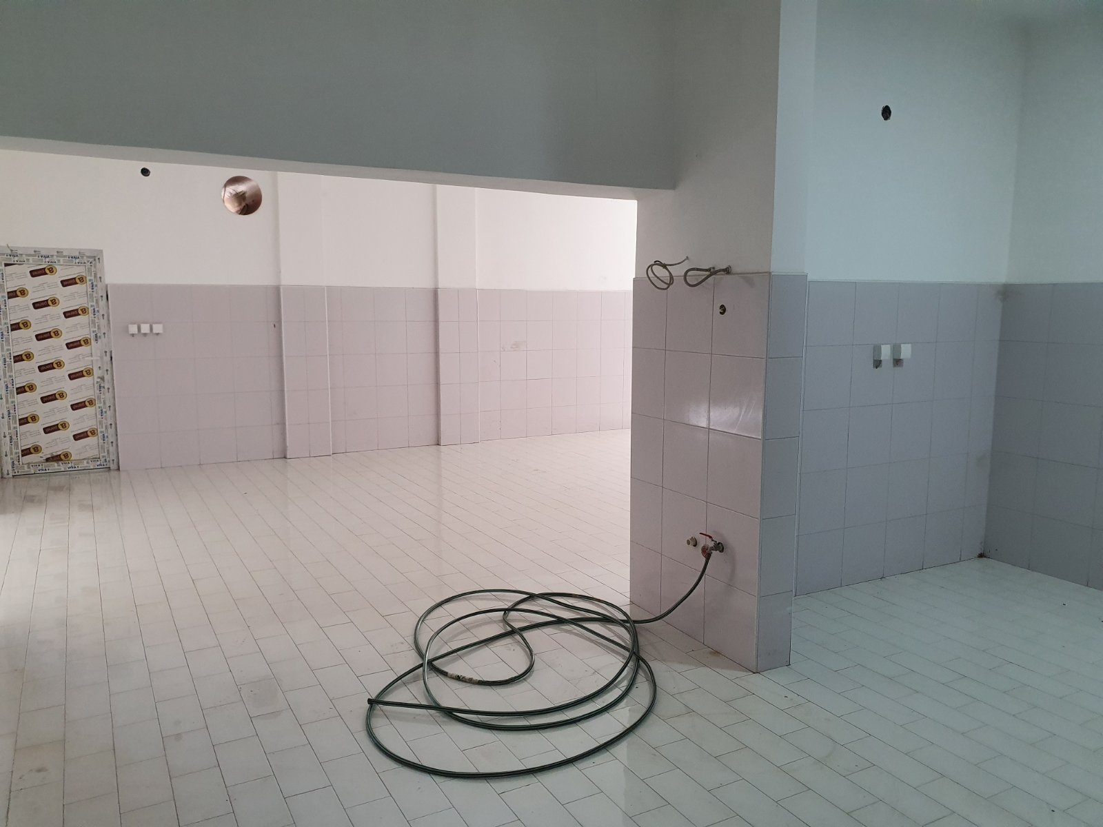 Izdajem ili prodajem poslovni prostor-Vodanj