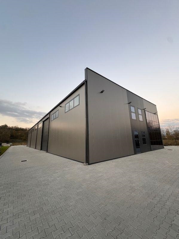 Hala poslovni prostor 650m2+470m2