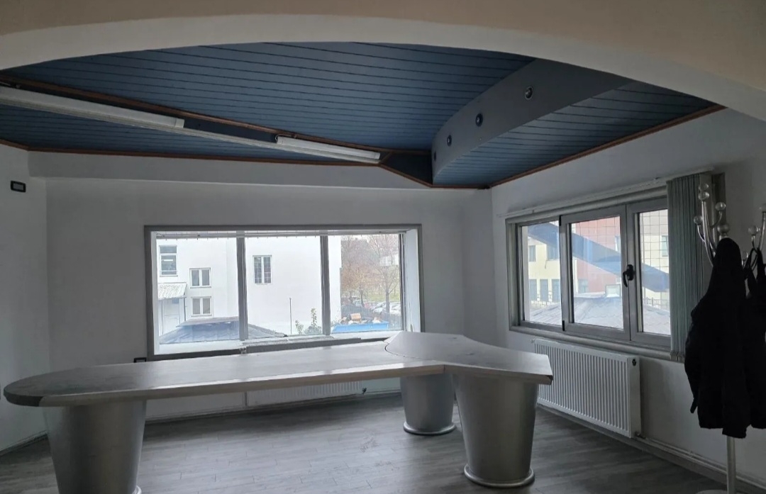 Komercijalni prostor za izdavanje 360m2 i 160m2