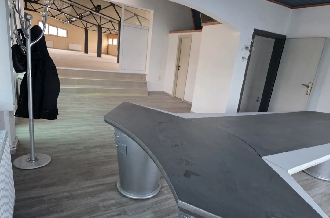 Komercijalni prostor za izdavanje 360m2 i 160m2