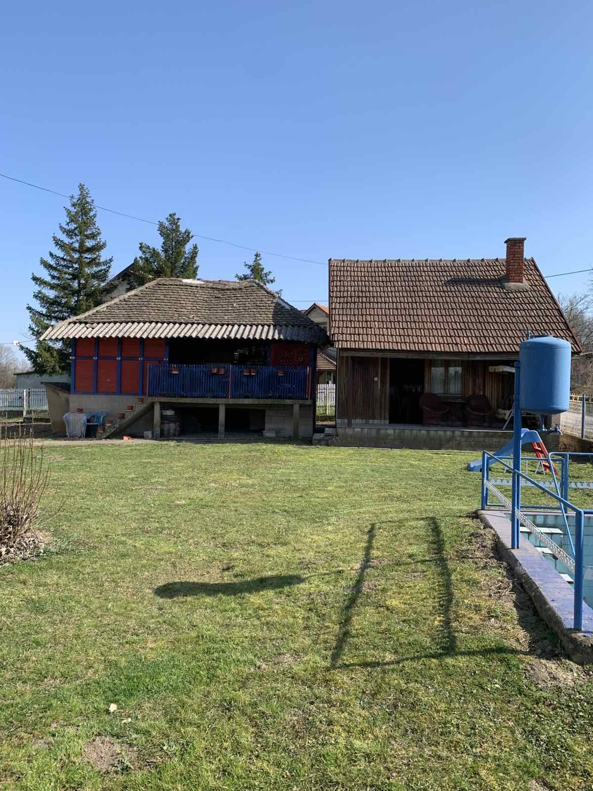 Prodajem domacinstvo u Velikim Crljenima