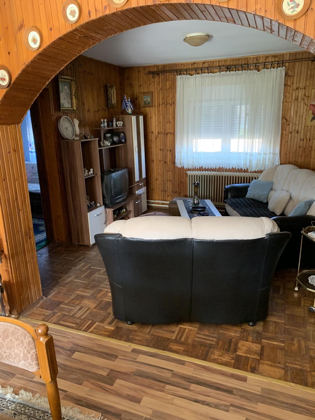 Prodajem domacinstvo u Velikim Crljenima