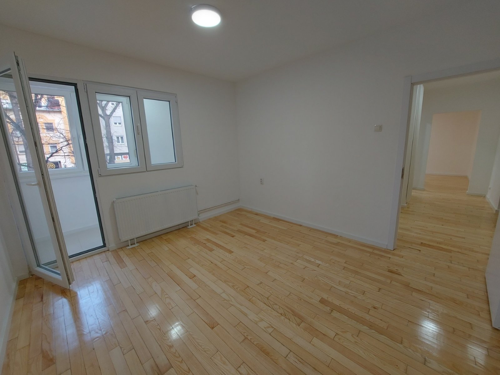 Prodajem dvoiposoban stan Novi Sad-Rotkvarija