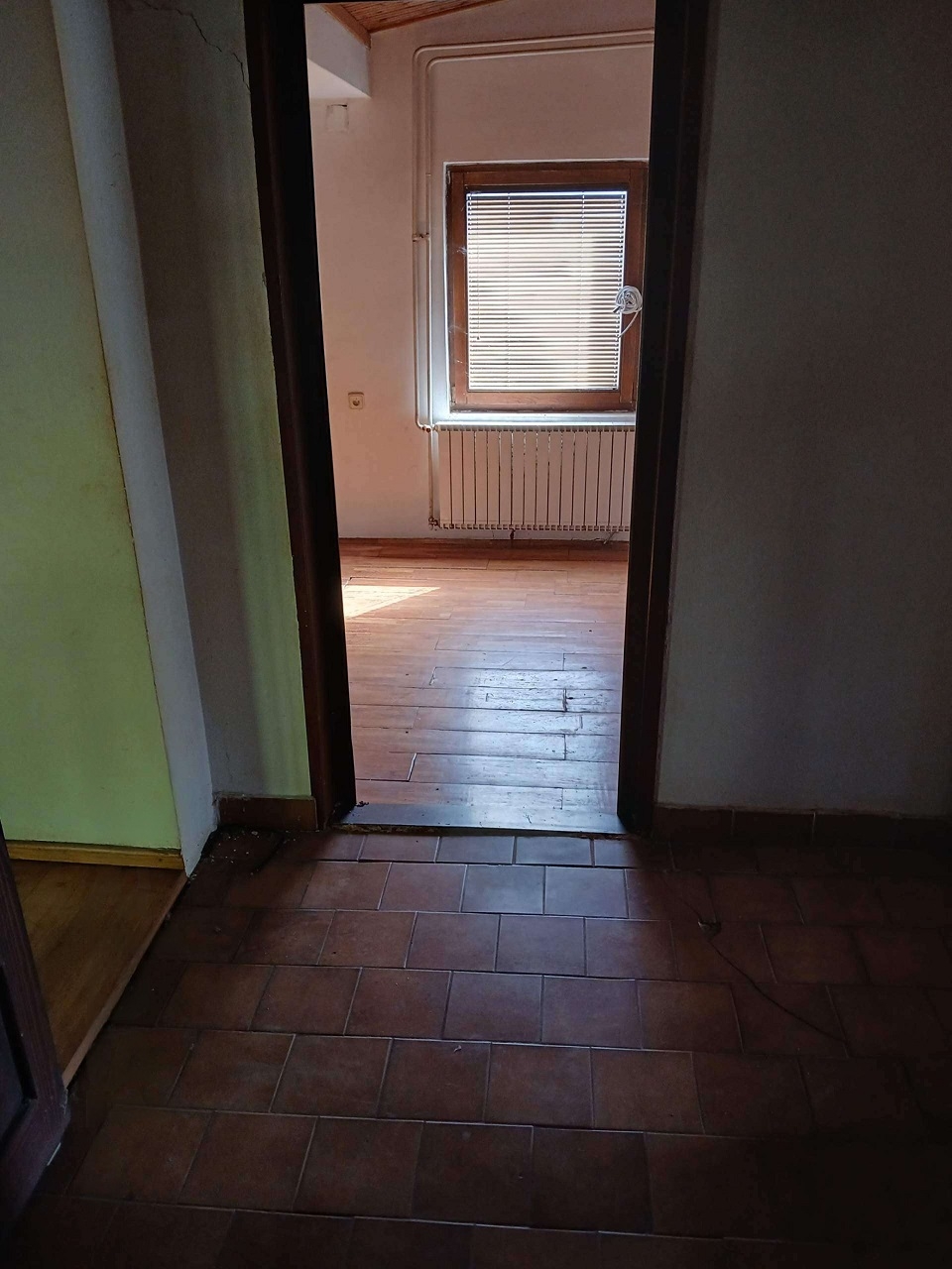 Prodajem kucu u Backoj Topoli