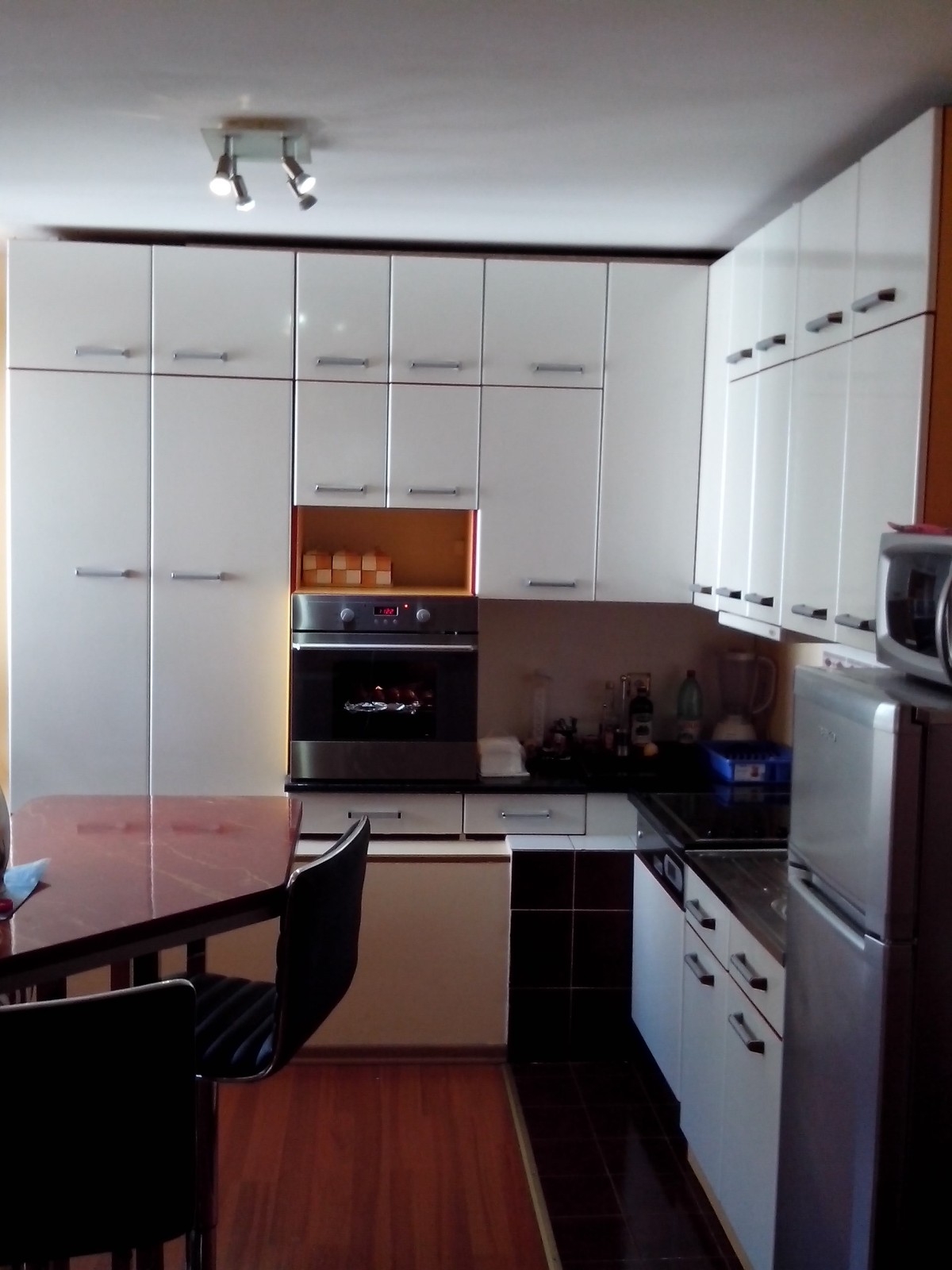 Centar-Ekonomski fakultet,LUX namesten,moderan