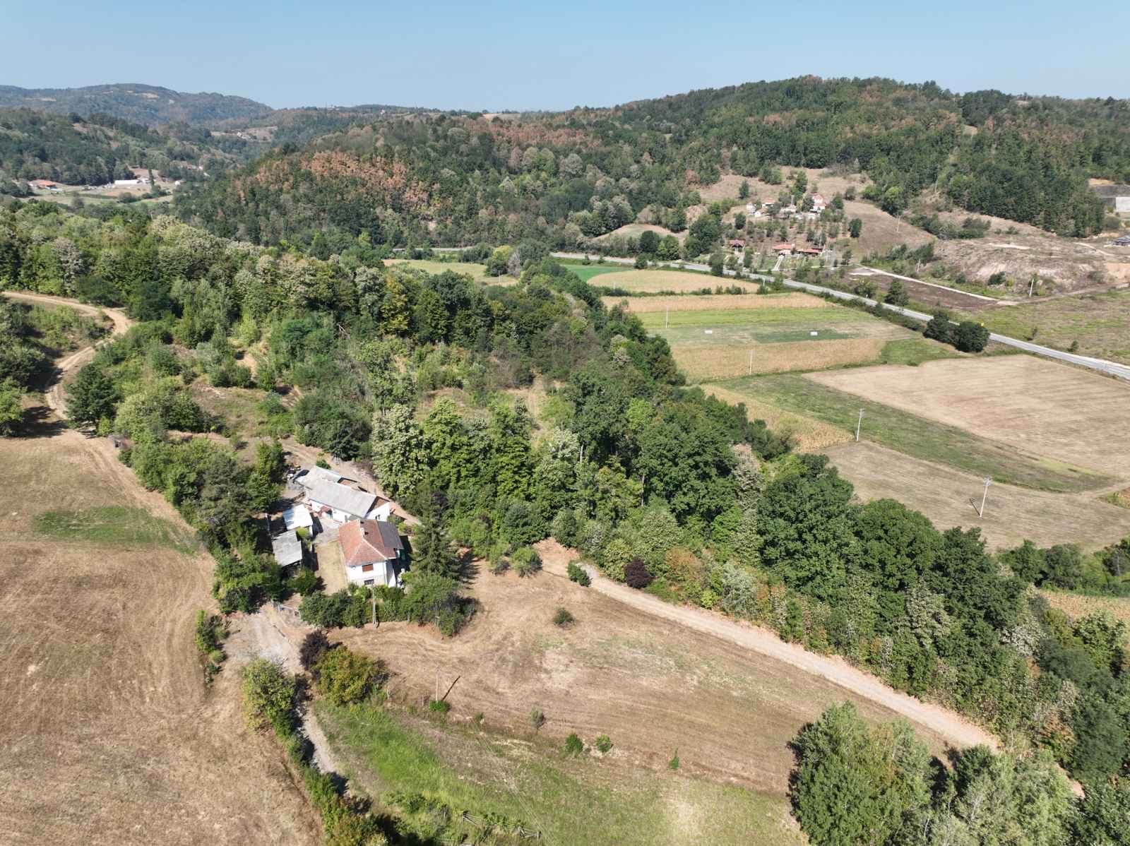 Prodajem imanje sa prirodnim izvorom Ljig-Dići