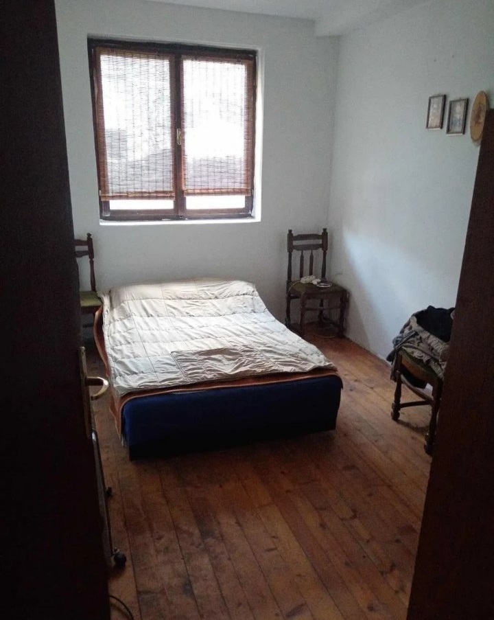 Prodajem kucu u Surcinu