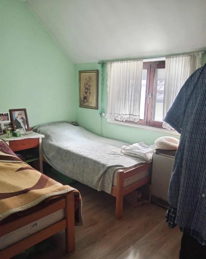 Prodajem kucu u Surcinu