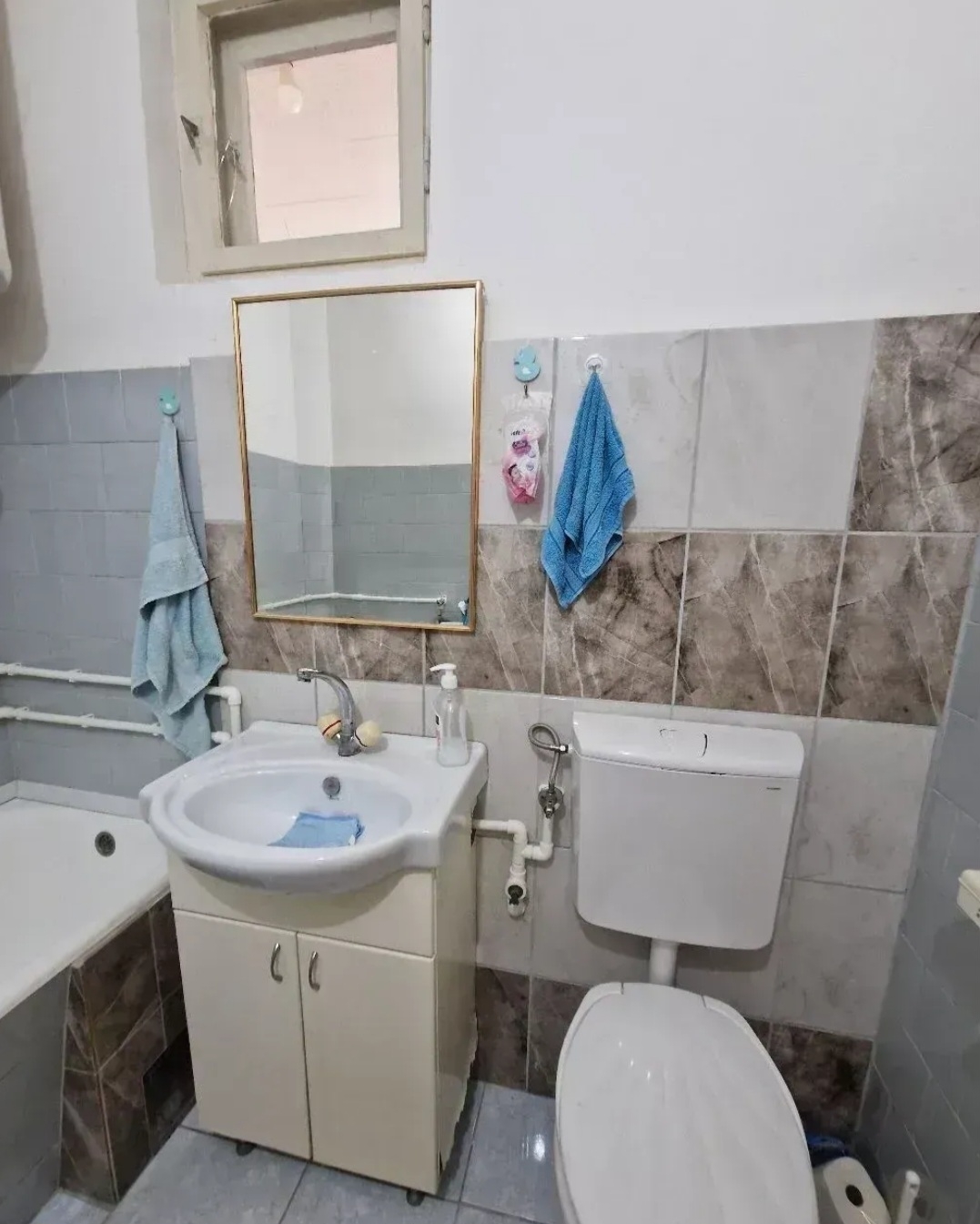 Na prodaju porodicna kuca u Srbobranu
