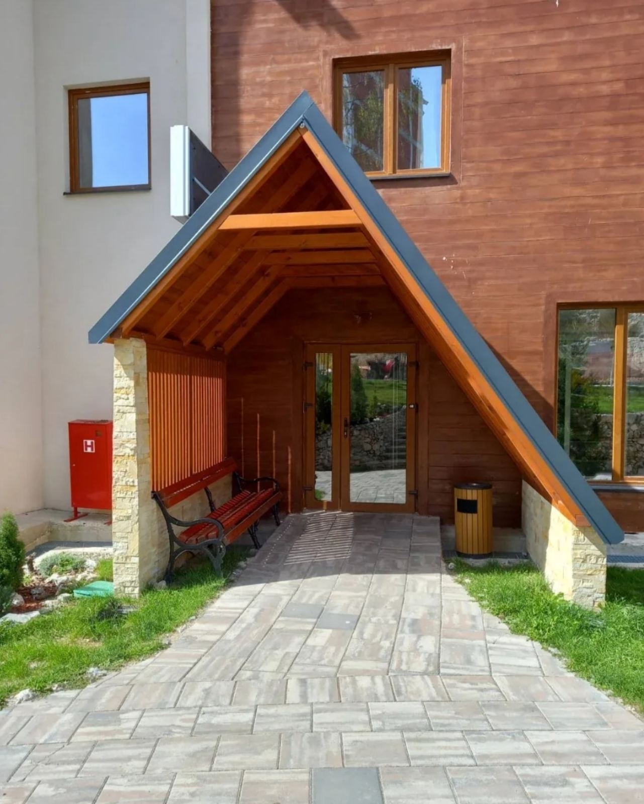 Prodajem luksuzan apartman na Kopaoniku