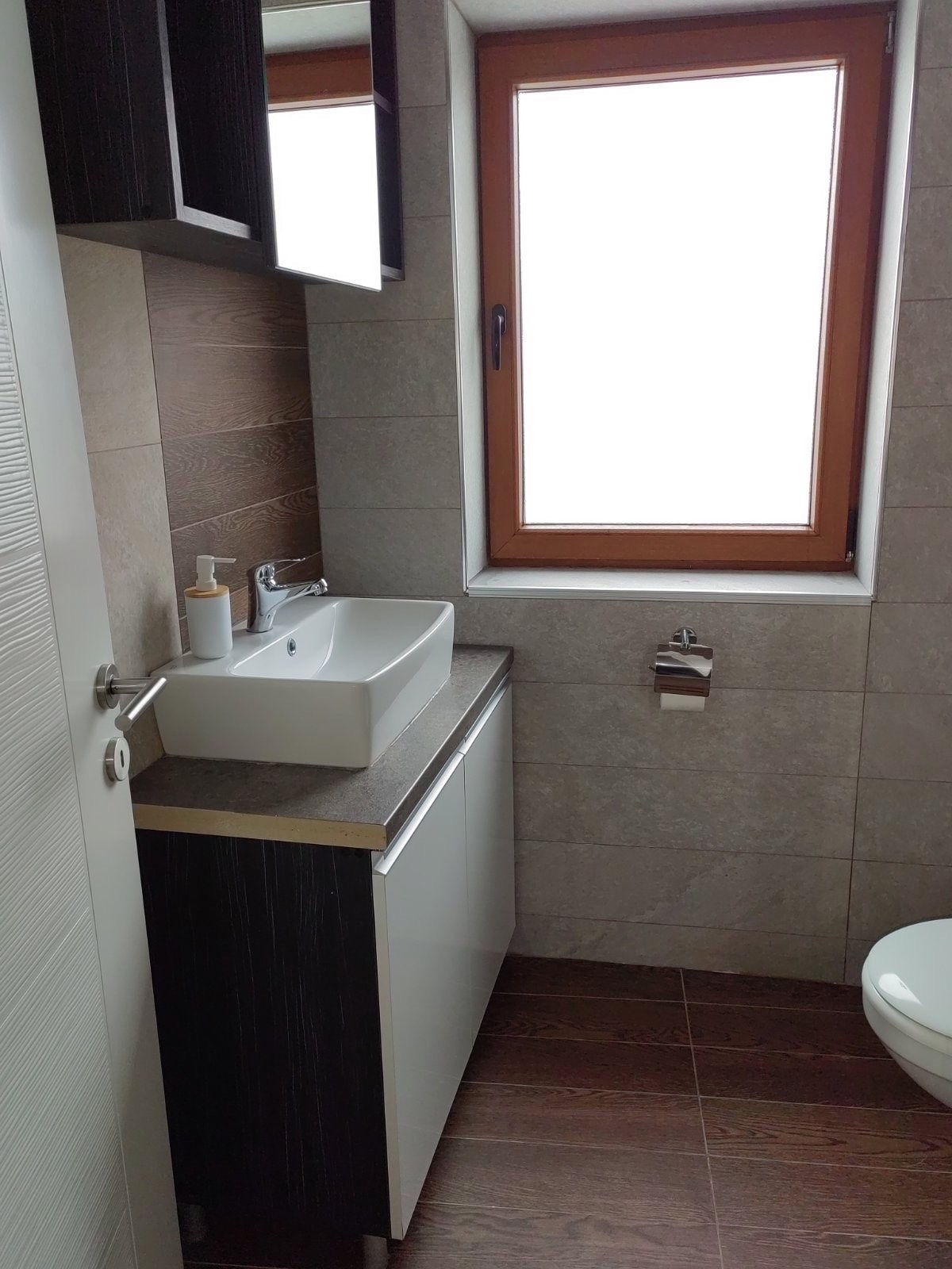 Prodajem LUX kompletno opremljen stan na Kopaoniku