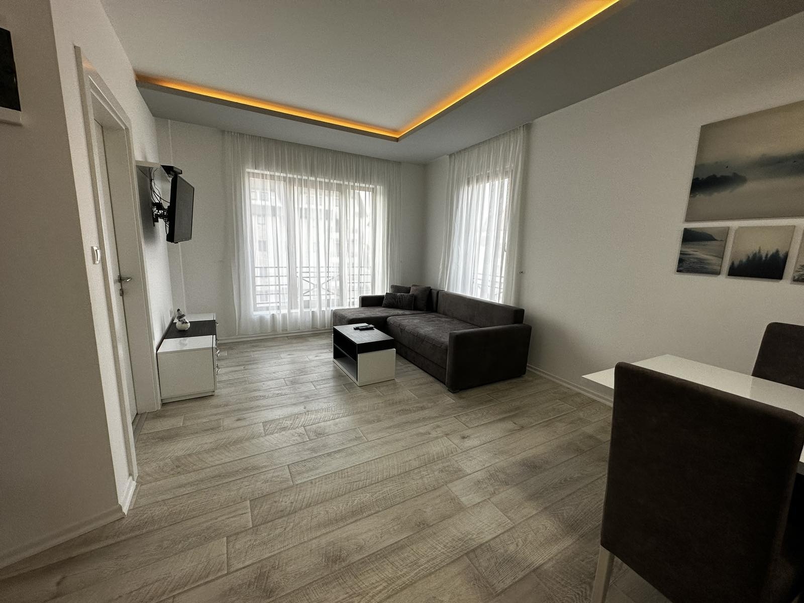Prodajem LUX kompletno opremljen stan na Kopaoniku