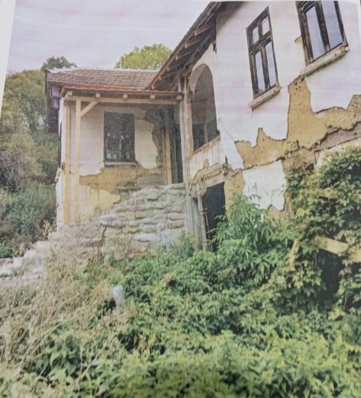 Prodajem kucu sa zemljiste na Staroj Planini