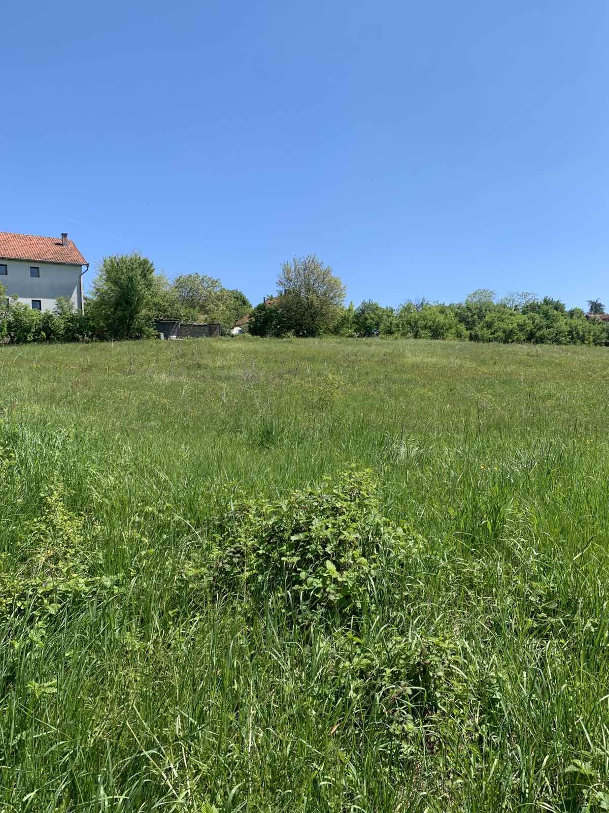 Prodajem plac u Vrbovnu