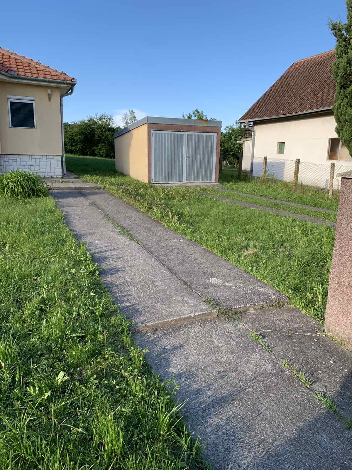 Prodajem kucu u Vrbovnu