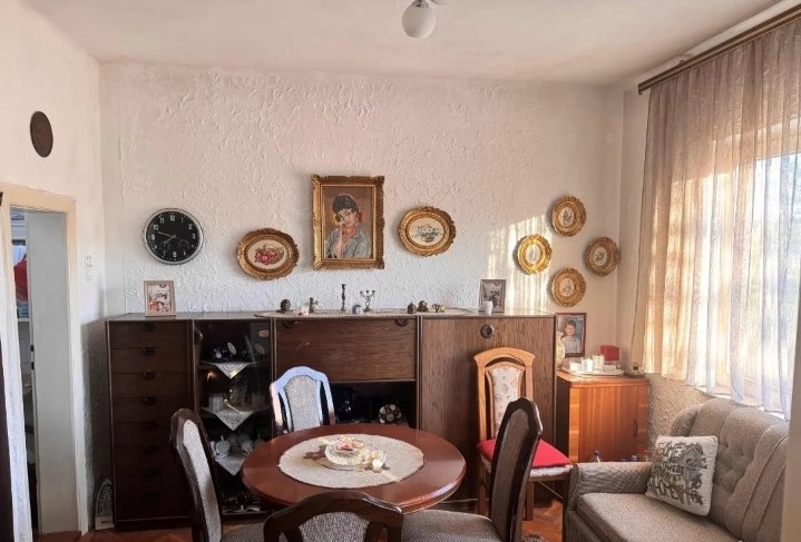 Prodajem stan u Moroviću-Šid