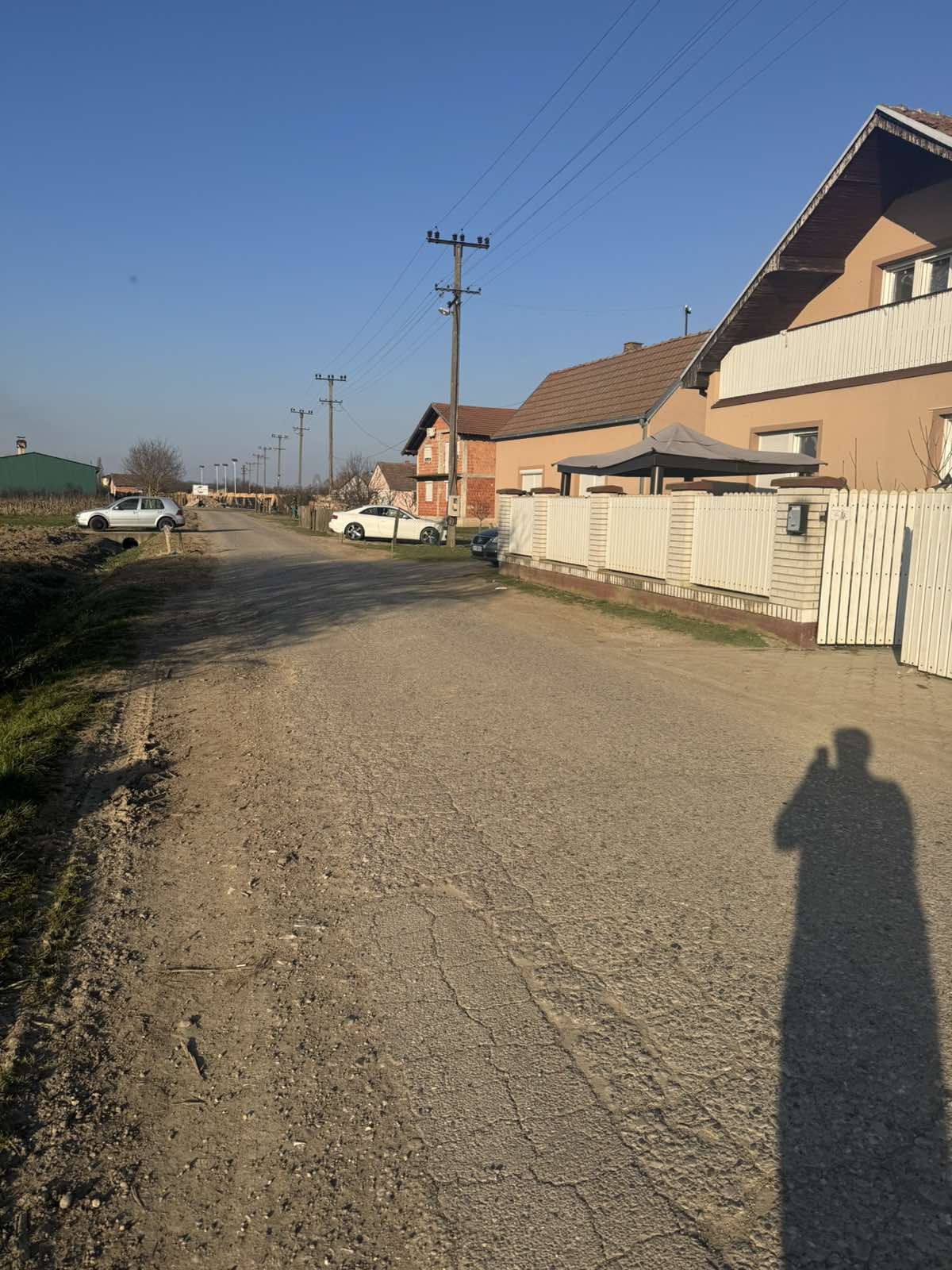 Prodajem plac u Moroviću-Šid