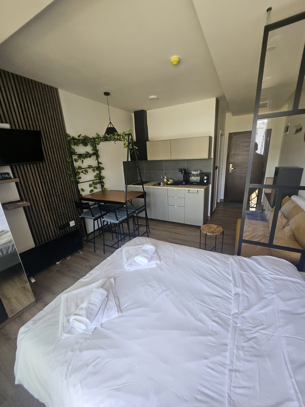 Prodaje se luksuzan studio-apartman na Kopaoniku
