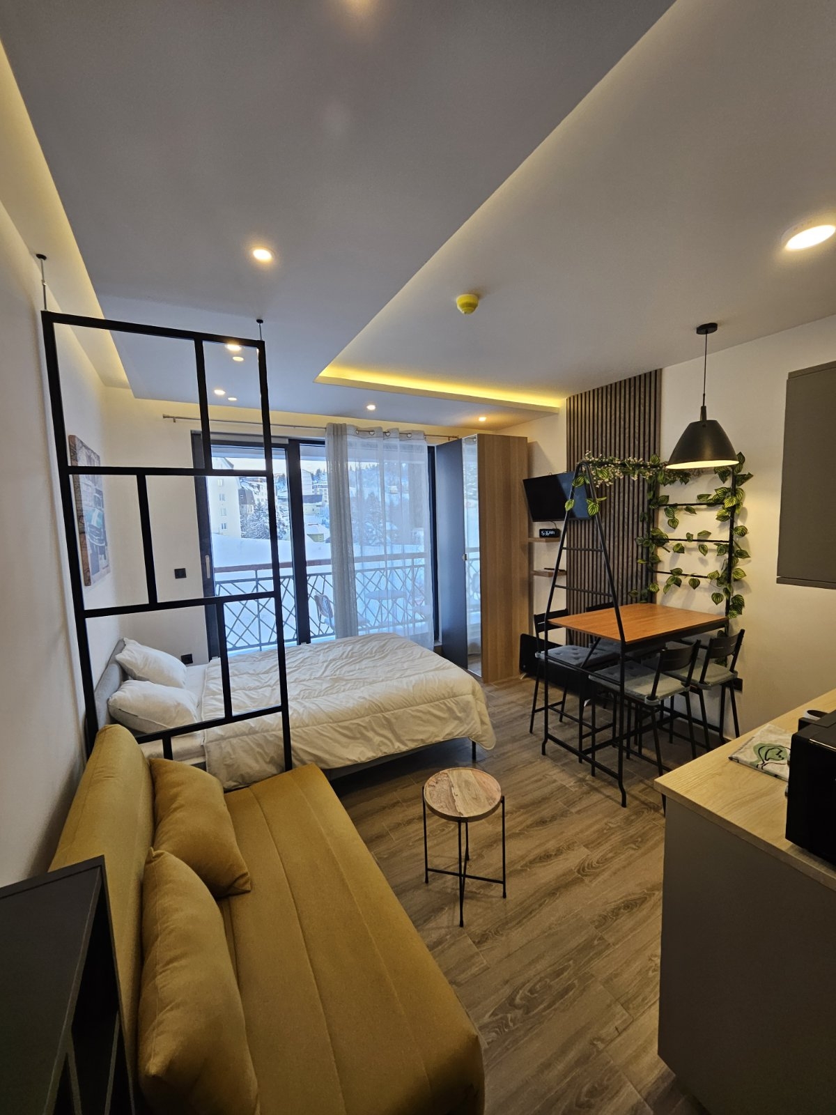 Prodaje se luksuzan studio-apartman na Kopaoniku