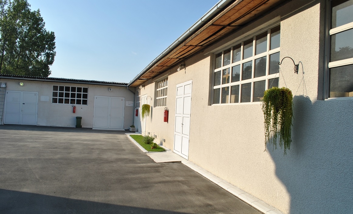 Izdajem magacin u Rakovici od 140m2 840 €