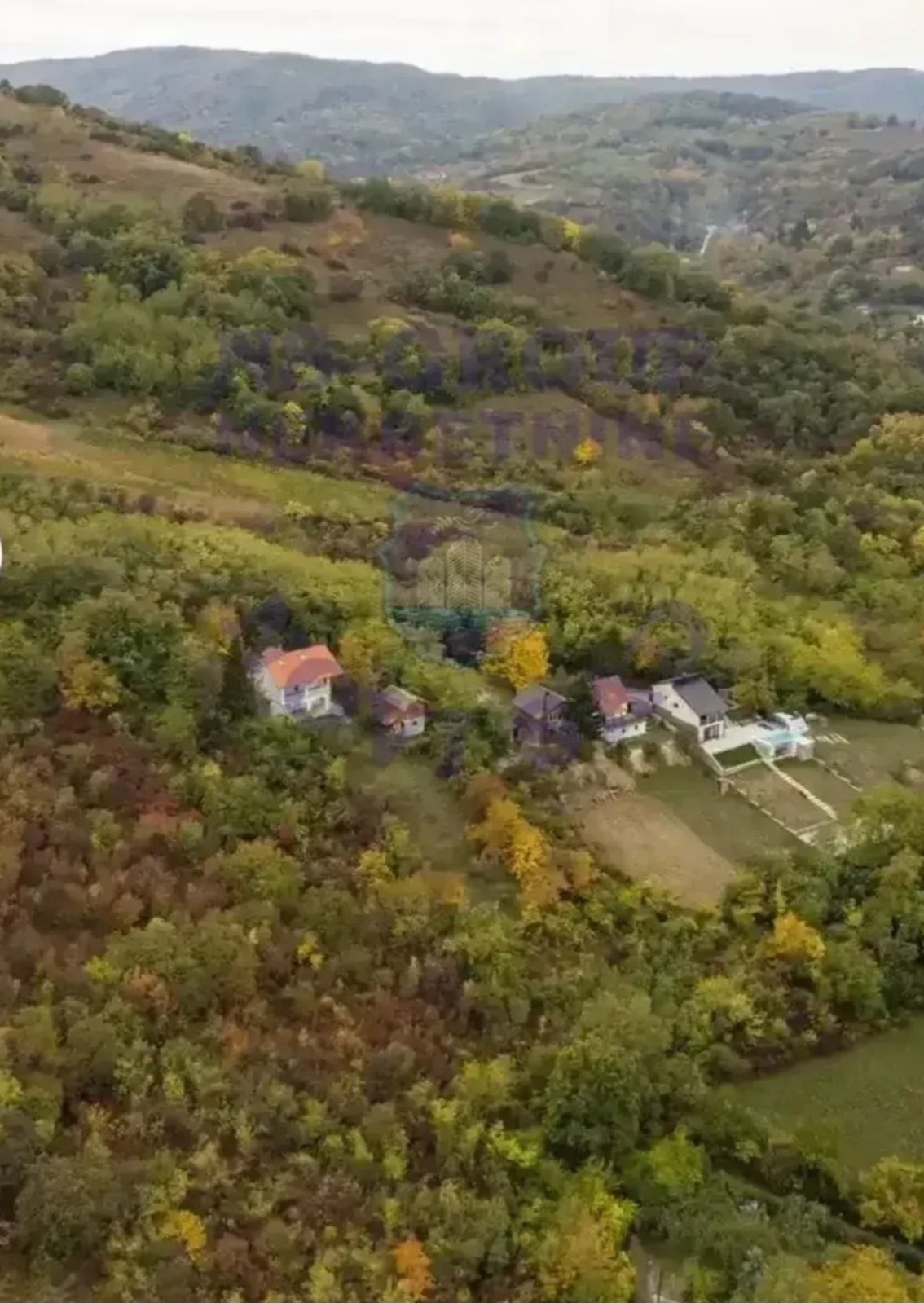 Prodaje se plac u najelitnijem delu Rakovca