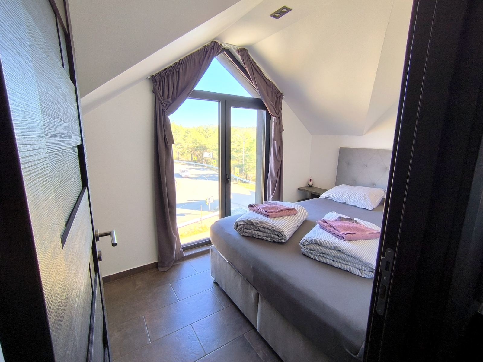 Prodajem apartman na Divcibarama