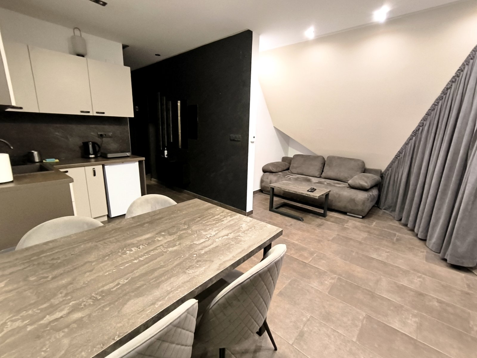 Prodajem apartman na Divcibarama