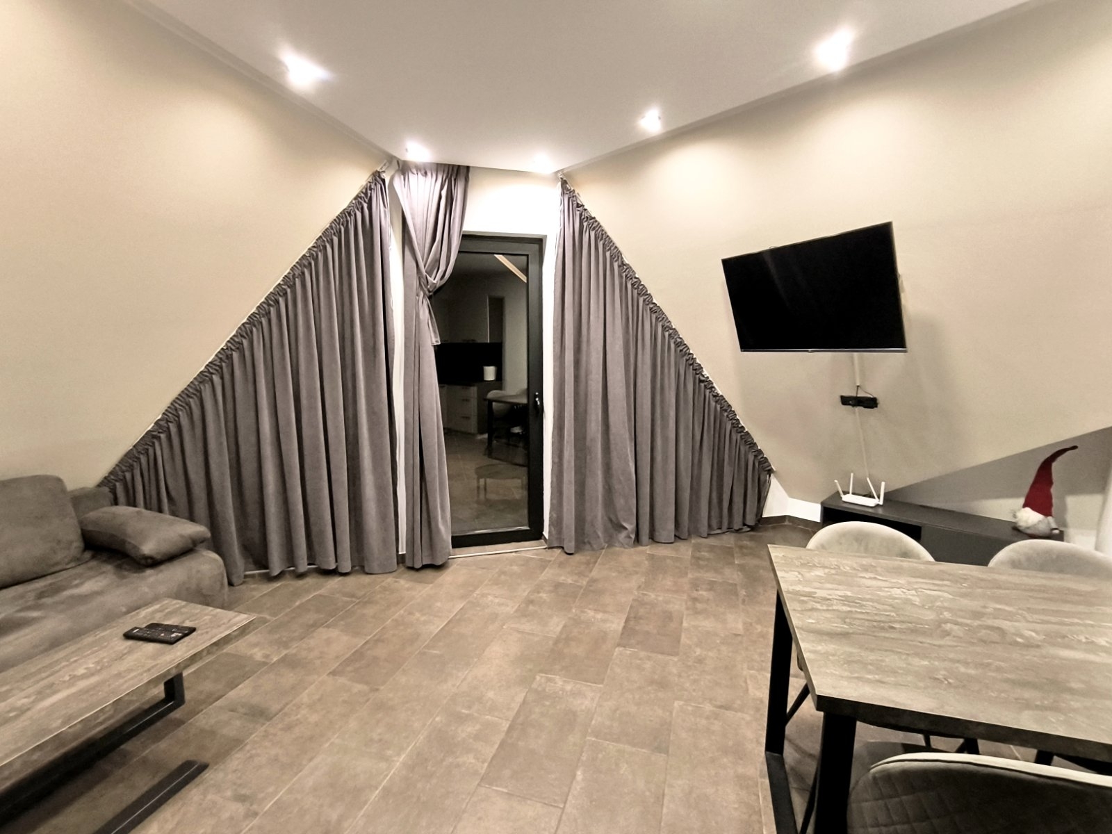Prodajem apartman na Divcibarama