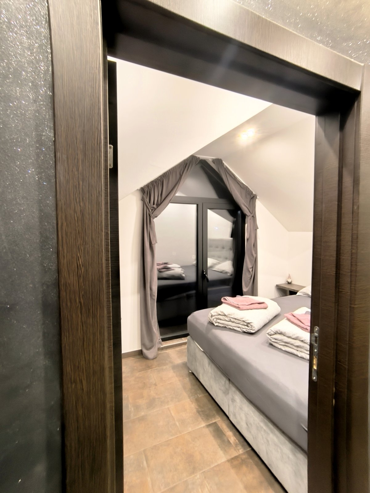Prodajem apartman na Divcibarama