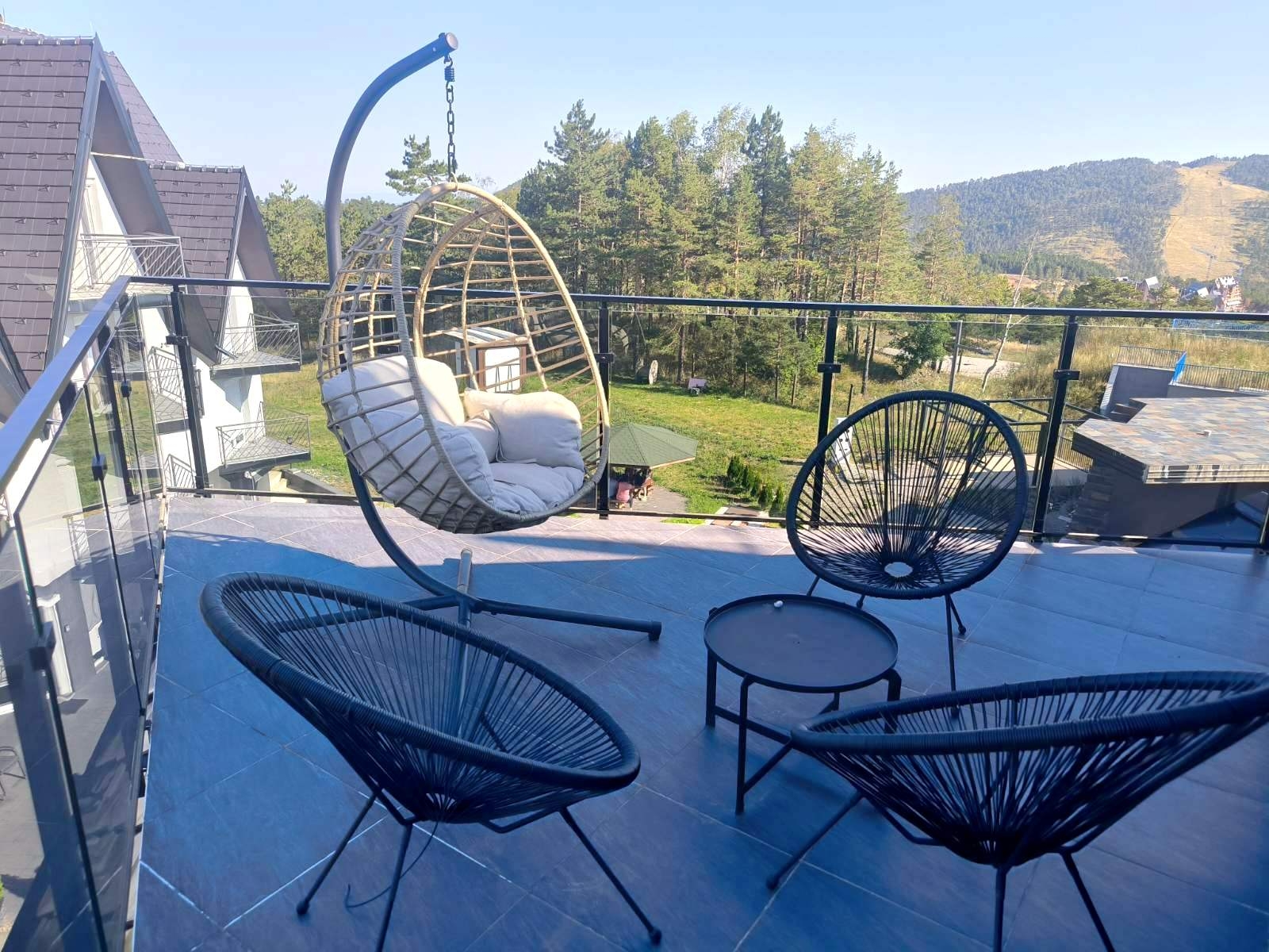 Prodajem apartman na Divcibarama